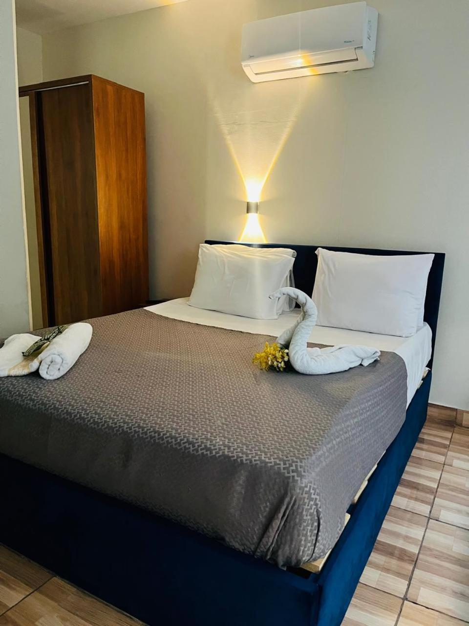 Hotel Downtown 3*