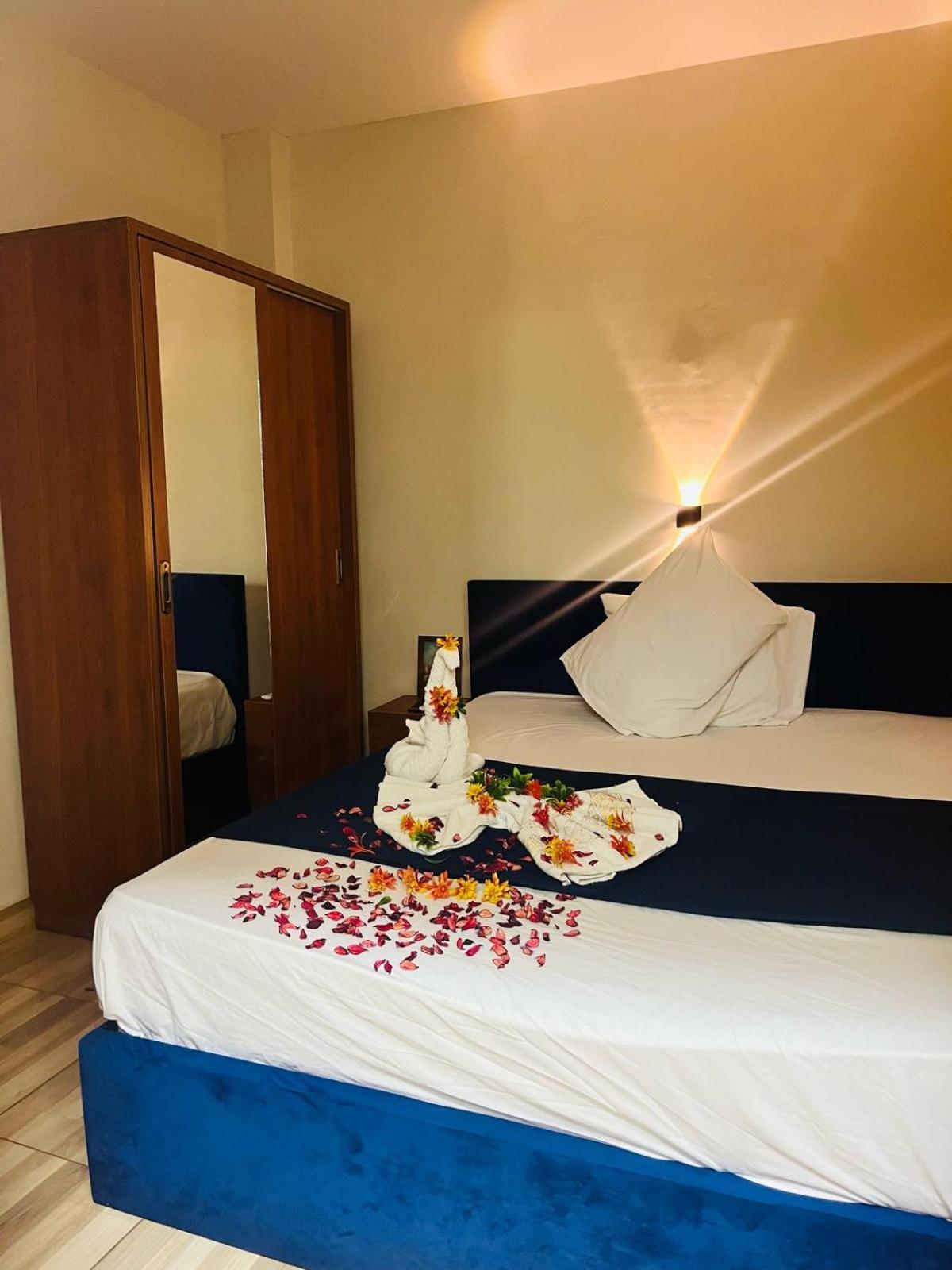 Hotel Downtown 3*