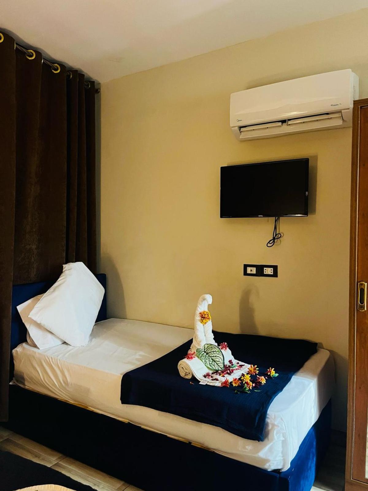 Downtown Hotel 3*